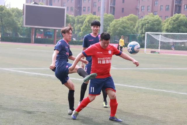 德科专注于与贝尔纳尔、哈姆扎与埃斯帕特续约