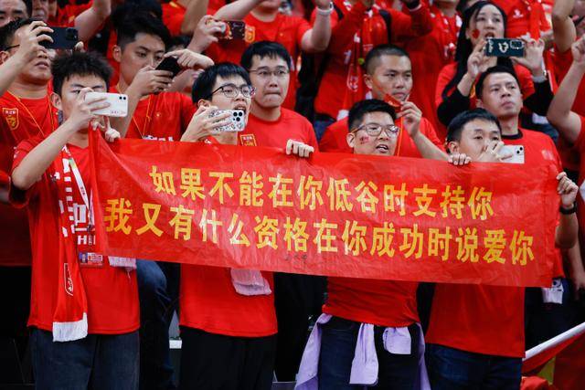 篮球未来杯今日开启新选秀，四队重组迎接挑战